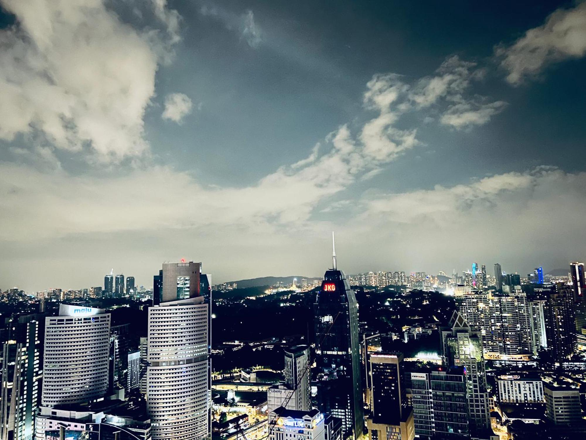 The Infinitum Kualalumpur Skypool Hotel Куала-Лумпур Экстерьер фото